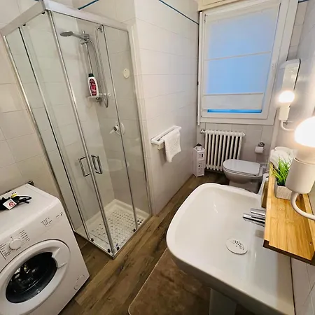 Gabriel House - Parking And Station *