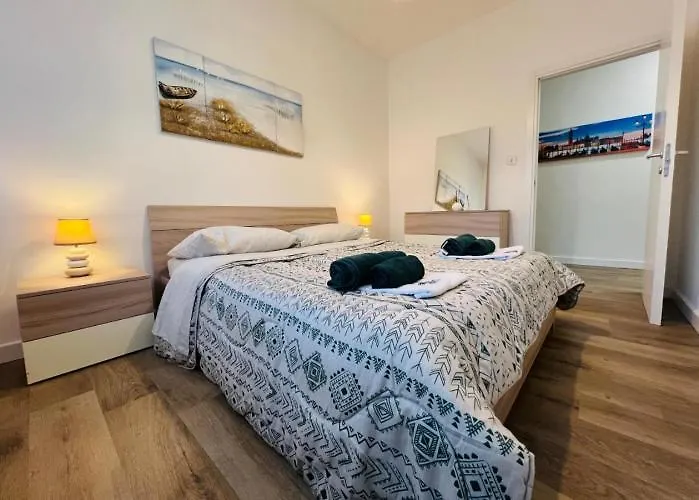 Gabriel House - Parking And Station *