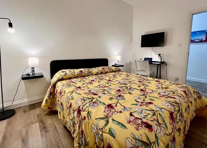 Gabriel House - Parking And Station Apartamento