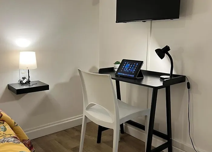 Gabriel House - Parking And Station Apartamento Mestre